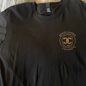 Black large tee